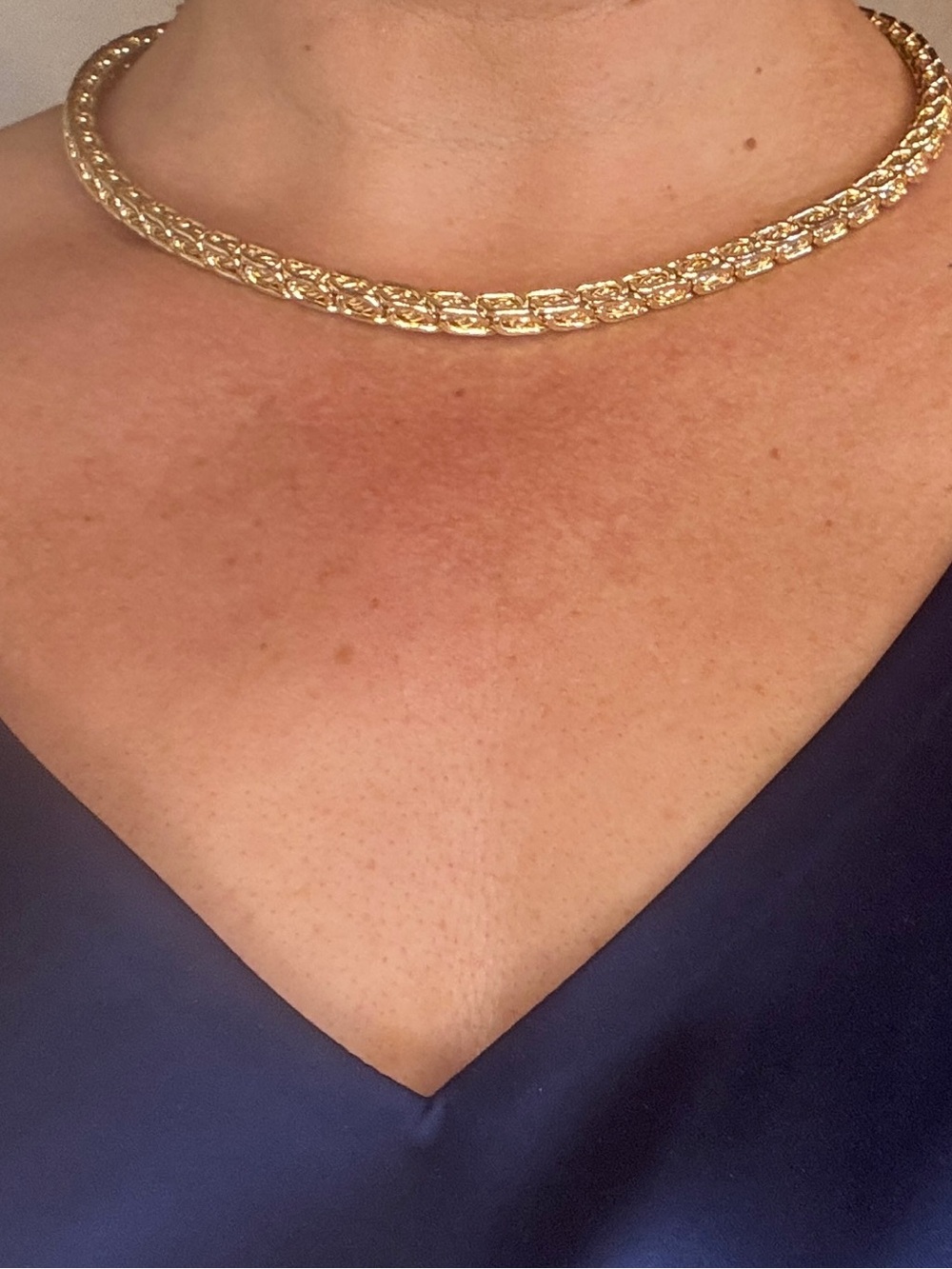 Elegant Gold Chain Collar Necklace - Women's Jewelry